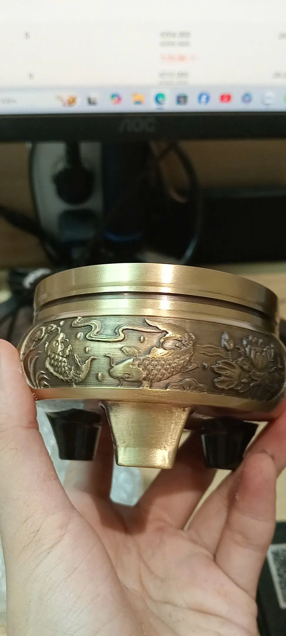  Lư Đồng Xông Trầm Hương Dáng Họa Tiết Rồng Phượng_Cá Chép Đường Kính 9.2 cm